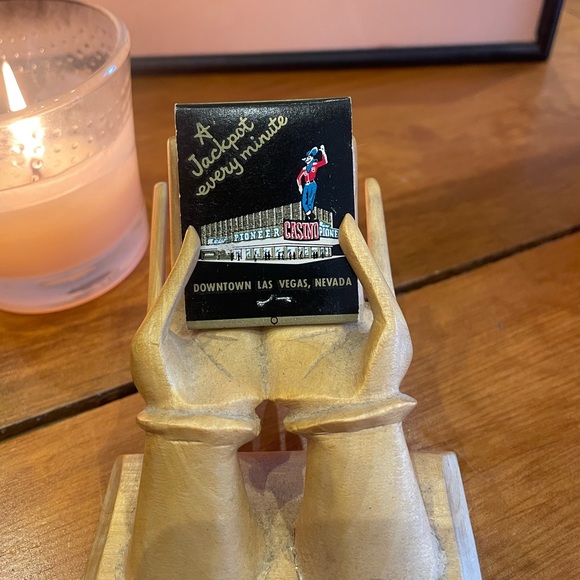 Vintage New Pioneer Club - Las Vegas, Nevada Collectable Souvenir Matchbook - Picture 1 of 6